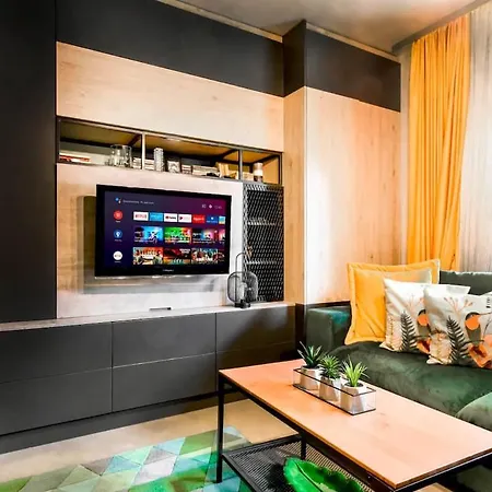 Apartment Compact For Digital Nomads, Fast Wifi, Ac