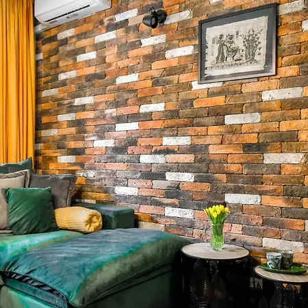Apartment Compact For Digital Nomads, Fast Wifi, Ac Sofia