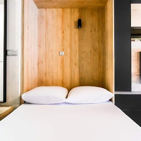 Apartment Compact For Digital Nomads, Fast Wifi, Ac *