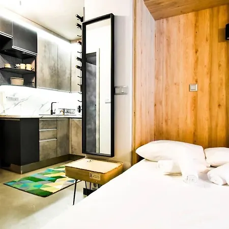 Apartment Compact For Digital Nomads, Fast Wifi, Ac Sofia